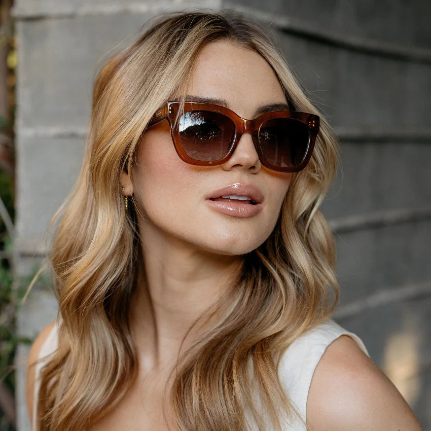 Wear Me Pro Stormi Sunglasses | Crystal Chestnut Brown Frame / Brown Gradient Lens