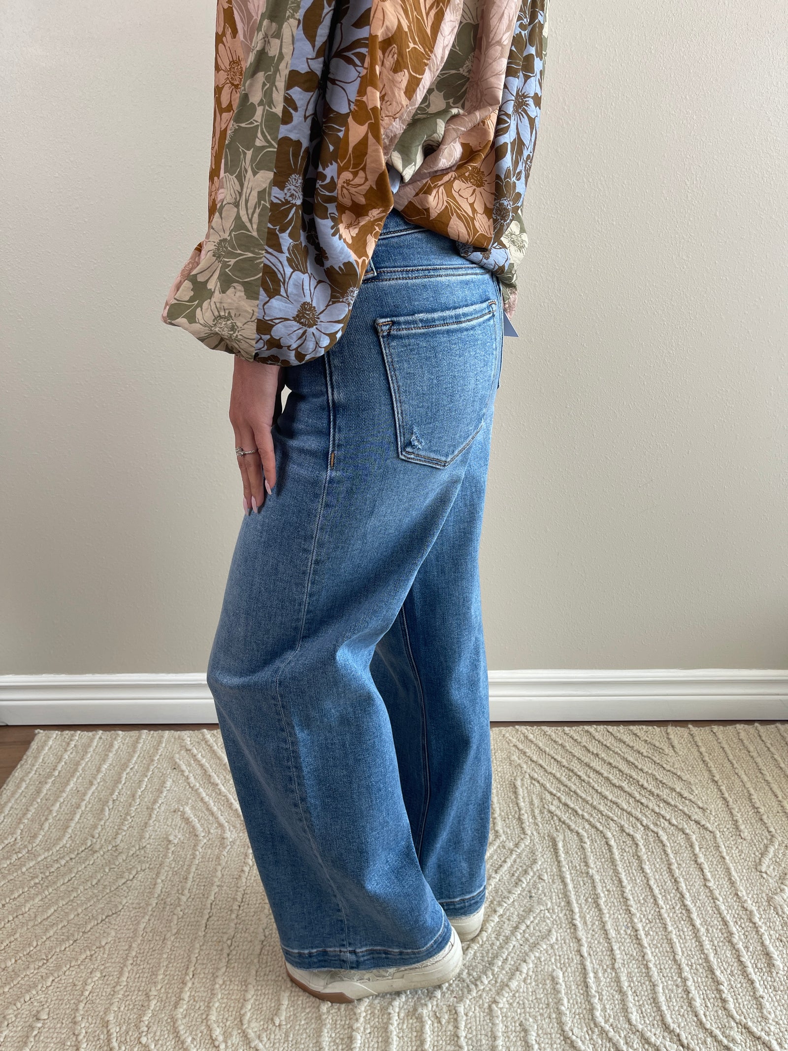 Olivia Mid Rise Ankle Wide Leg