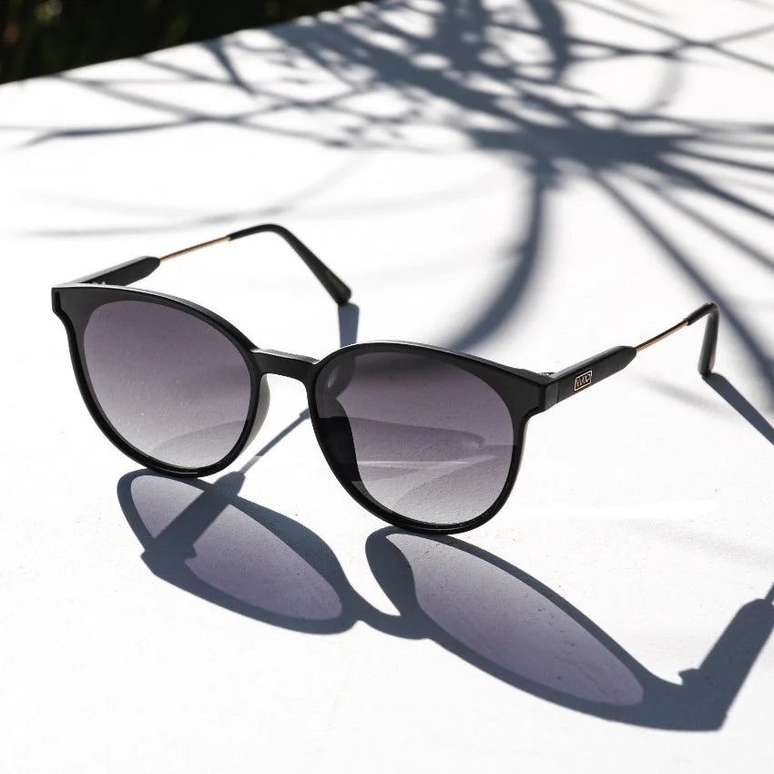 Wear Me Pro Aubrie Polarized Sunglasses | Black /Black