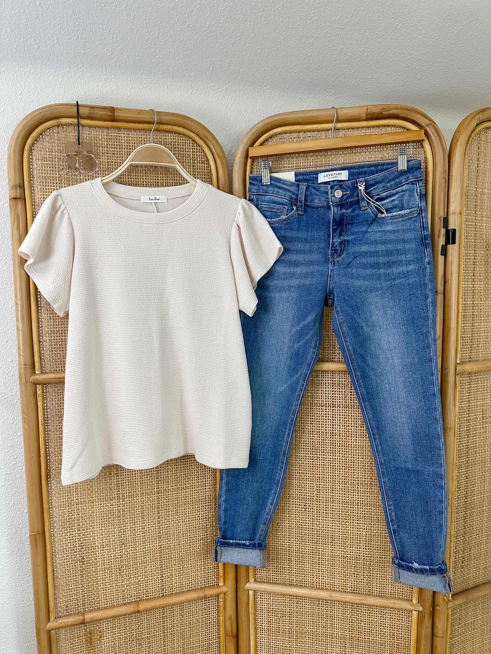 Cloud Basic Top w/ Ruffled Sleeves | Cream