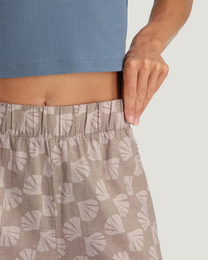 Free Fly Women's Sullivan's Short | Sea Scallop Print Desert Tan