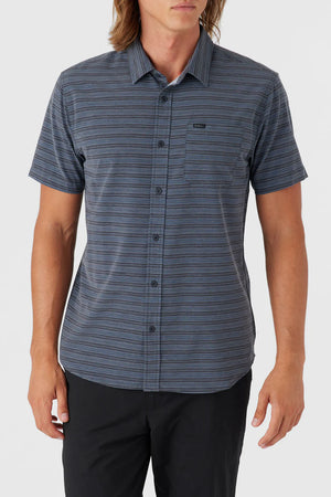 O'Neill TRVLR UPF Stripe Standard Shirt | Black