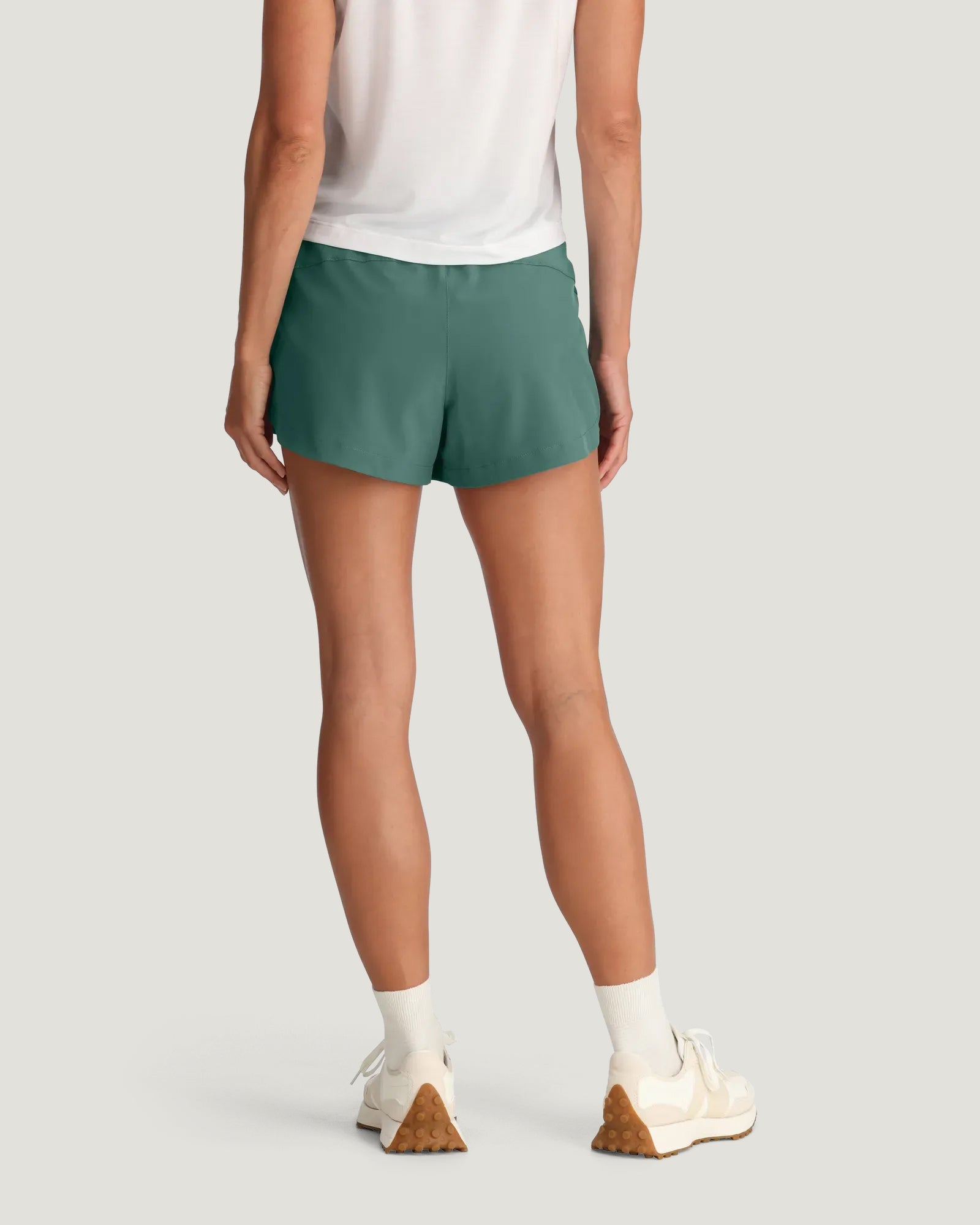 Free Fly Women's Bamboo Lined Active Breeze Short 3" | Sea Pine