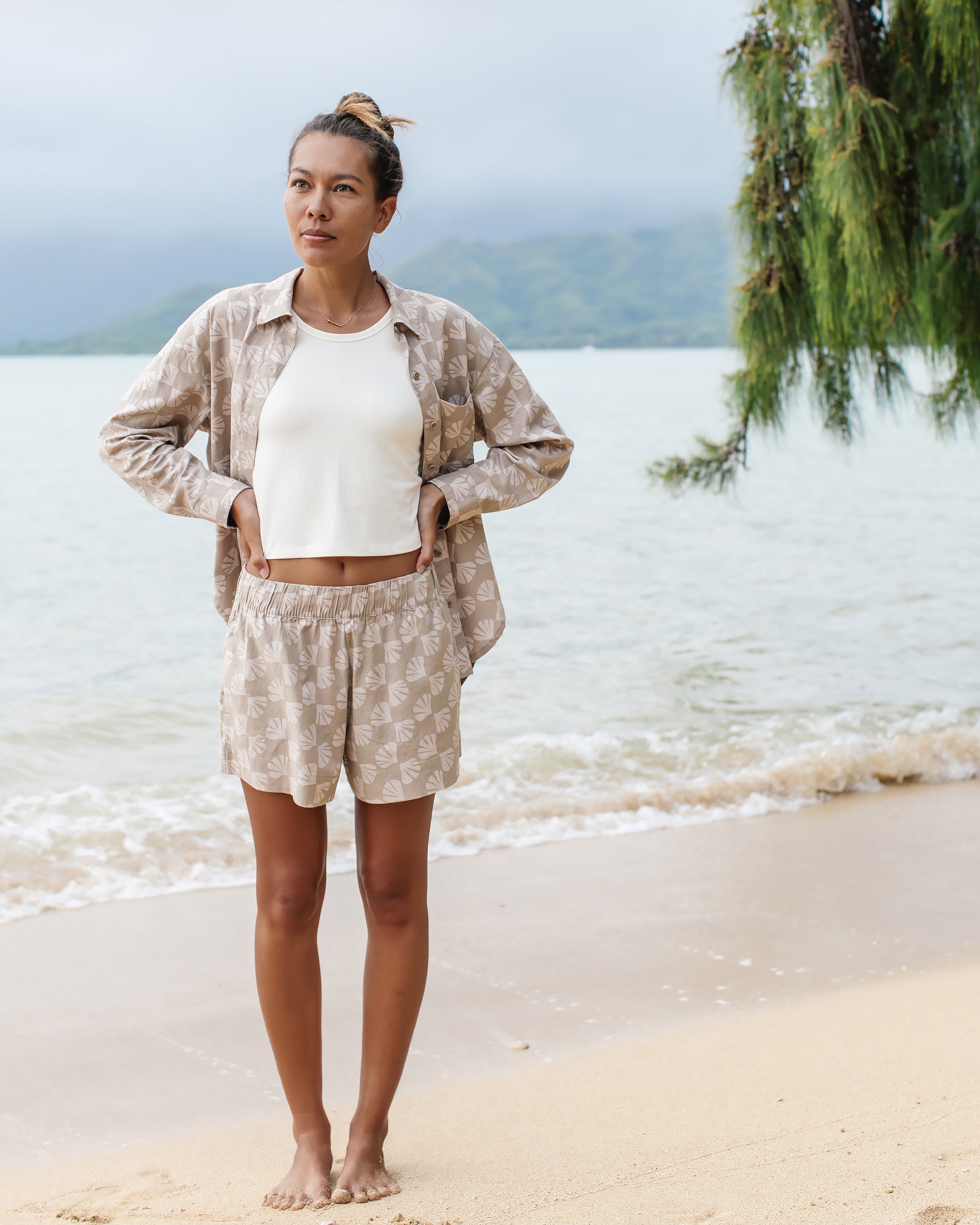 Free Fly Women's Sullivan's Short | Sea Scallop Print Desert Tan
