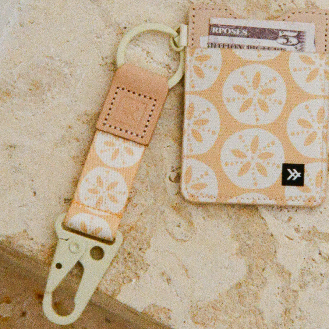 Thread Wallets - Sand Dollar Keychain Clip