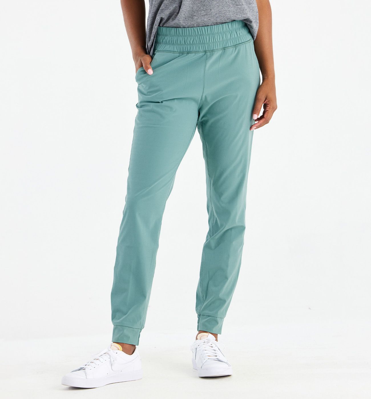 Free Fly Women's Pull-On Breeze Joggers - Sable Green